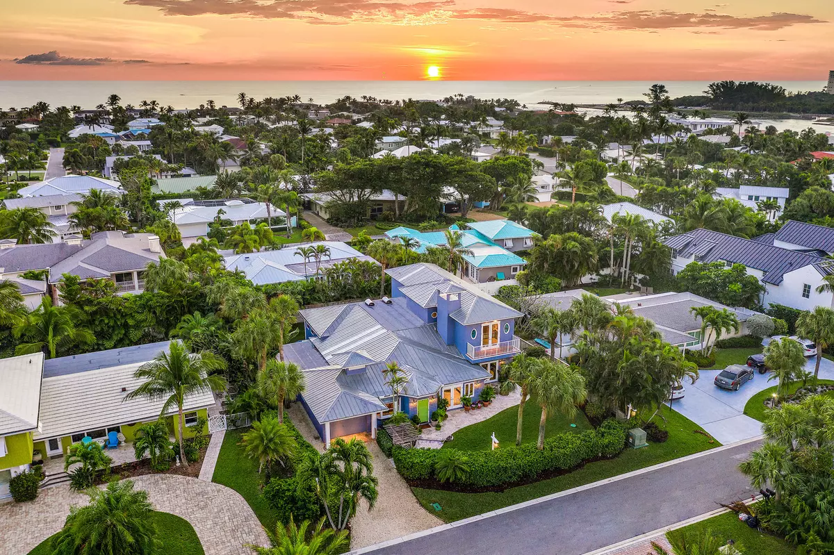 Jupiter Inlet Colony, FL 33469,122 Lighthouse DR