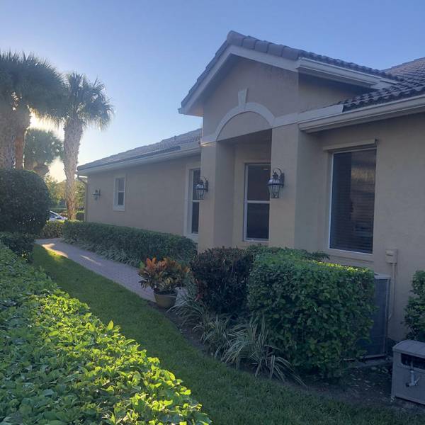 Port Saint Lucie, FL 34986,9510 Crooked Stick LN