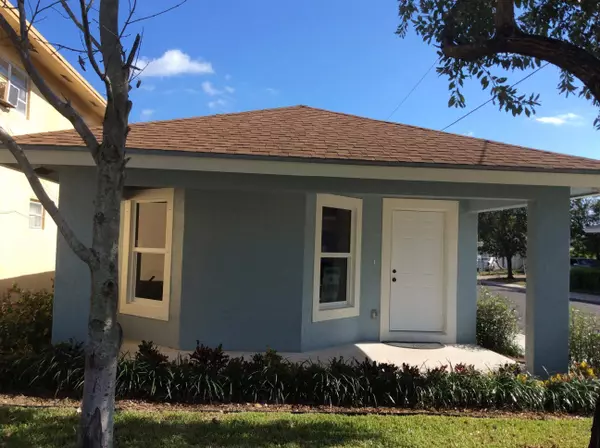 32 S E ST, Lake Worth Beach, FL 33460