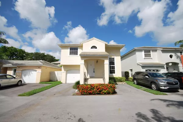 9816 NW 2 ST, Plantation, FL 33324