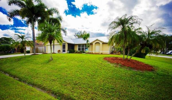 634 SW Sansom LN, Port Saint Lucie, FL 34953