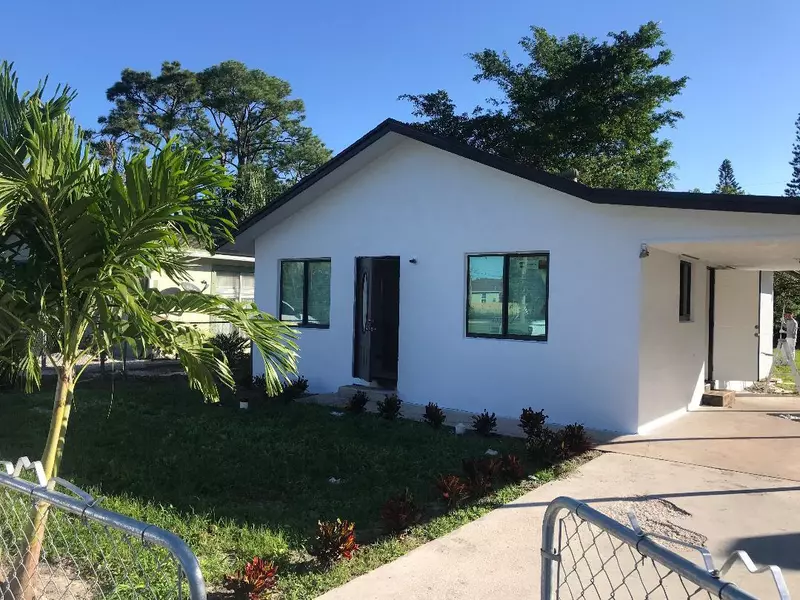 118 Walker AVE, Greenacres, FL 33463