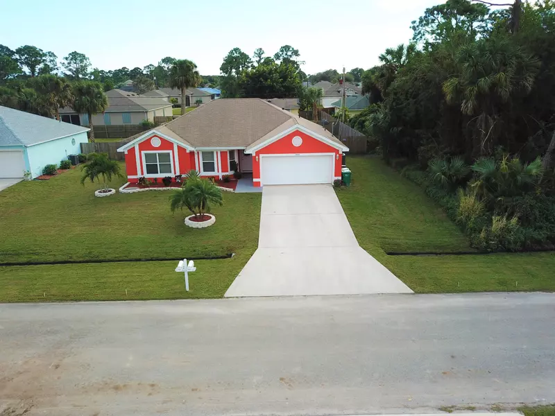 1060 SW Versailles AVE, Port Saint Lucie, FL 34953