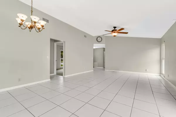 Wellington, FL 33414,1718 Shoreside CIR