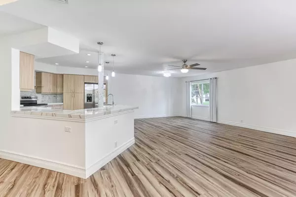 Jupiter, FL 33477,277 Seabreeze CIR