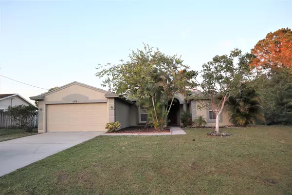 1105 SW Gastador AVE, Port Saint Lucie, FL 34953