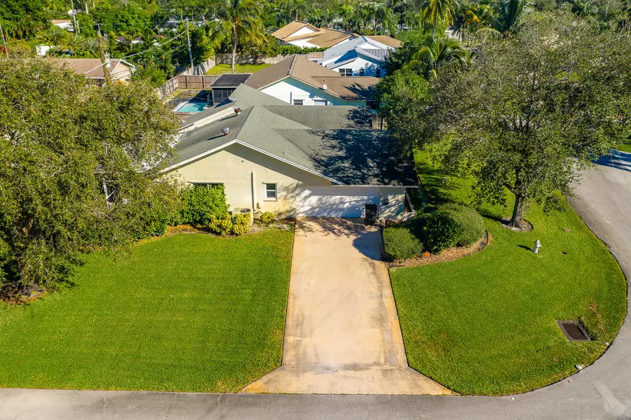 523 Enfield RD, Delray Beach, FL 33444