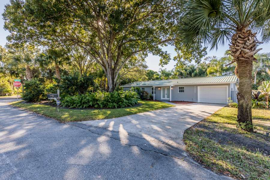 2205 47th AVE, Vero Beach, FL 32966