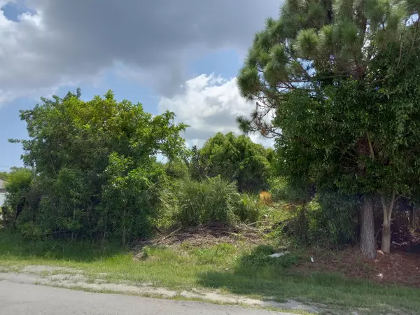 Port Saint Lucie, FL 34952,2790 SE Buccaneer CIR