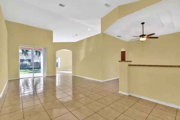 Port Saint Lucie, FL 34953,1102 SW Eleuthera AVE