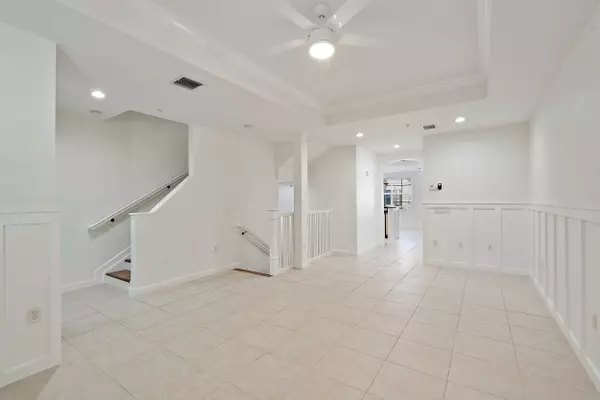 Palm Beach Gardens, FL 33410,2437 San Pietro CIR