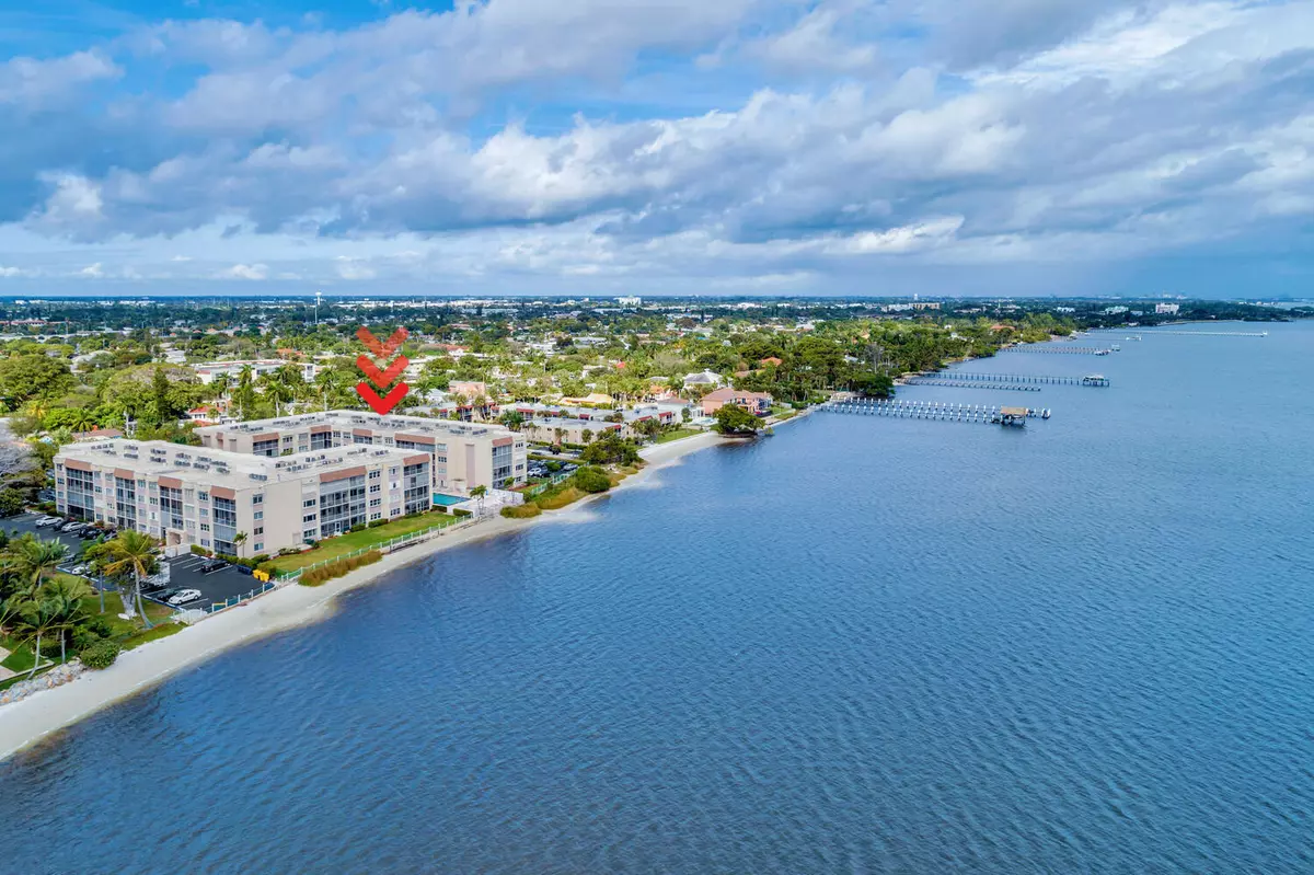 Lake Worth Beach, FL 33460,1502 S Lakeside DR 402