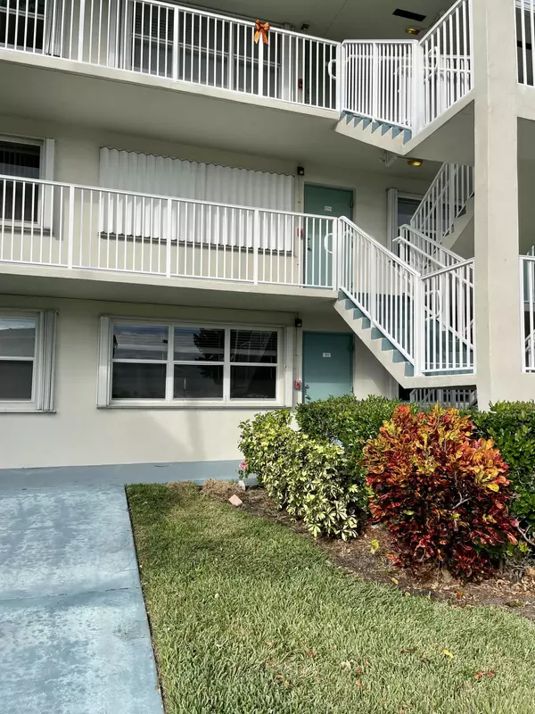 Boynton Beach, FL 33435,650 Horizons E 111