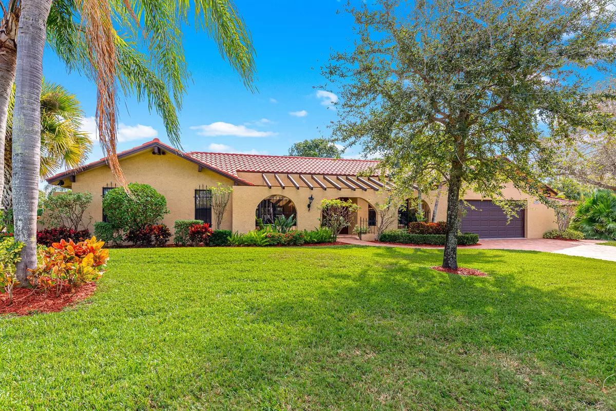 Tequesta, FL 33469,114 W Pinehill TRL