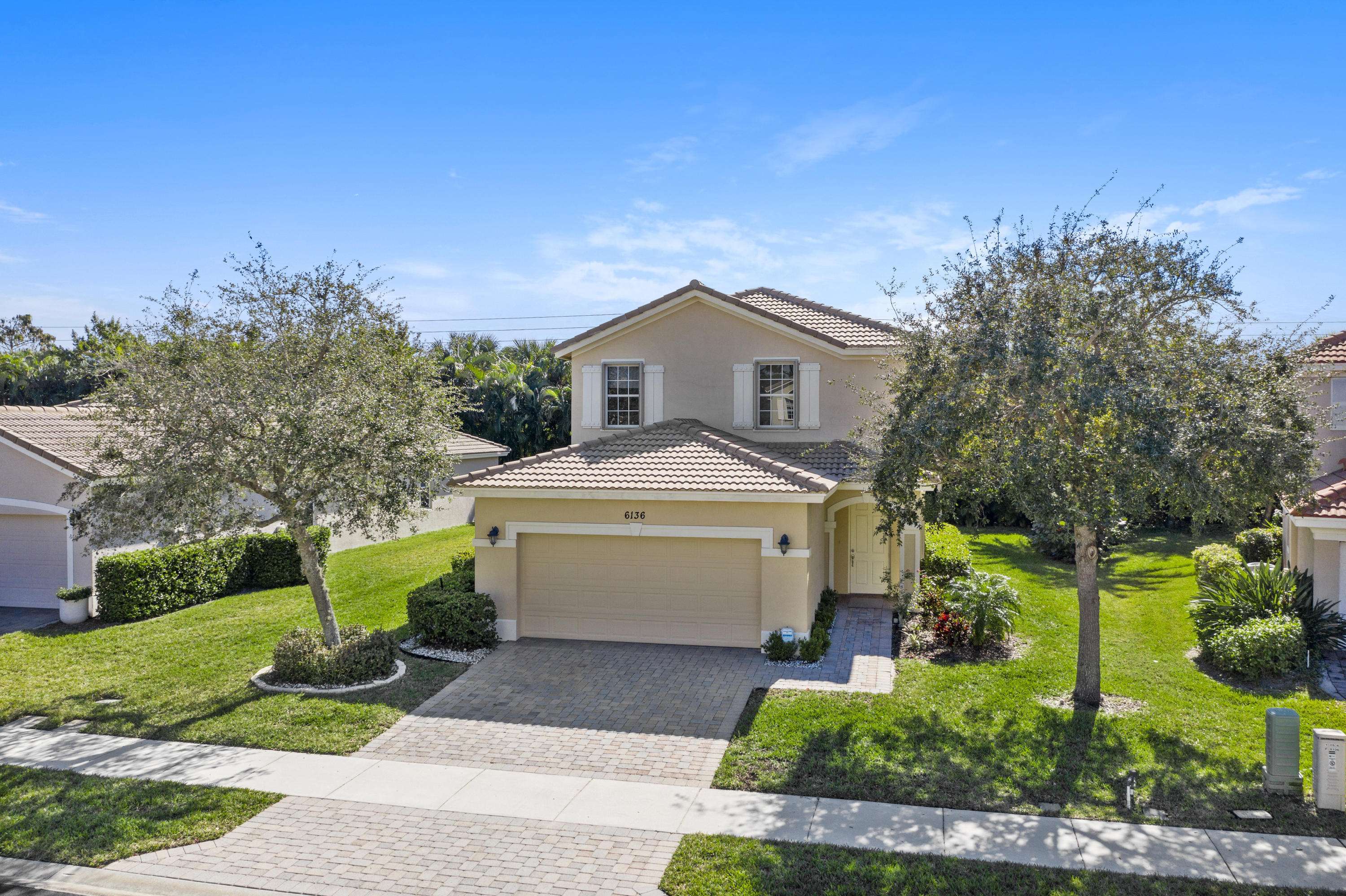 6136 SE Crooked Oak AVE, Hobe Sound, FL 33455