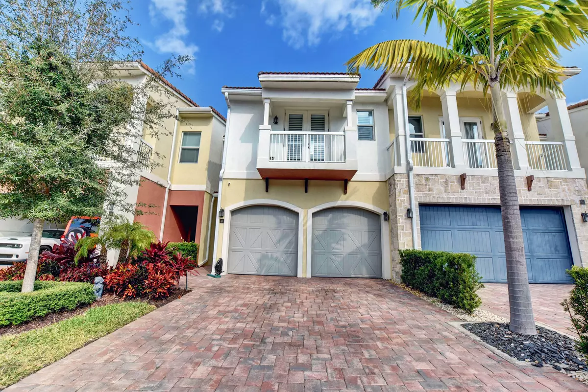 Boca Raton, FL 33487,100 NW 69th CIR 66