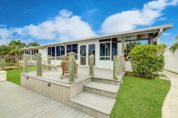 20 Aqua Ra DR,  Jensen Beach,  FL 34957