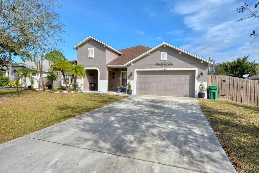 1761 SW Bradway LN, Port Saint Lucie, FL 34953