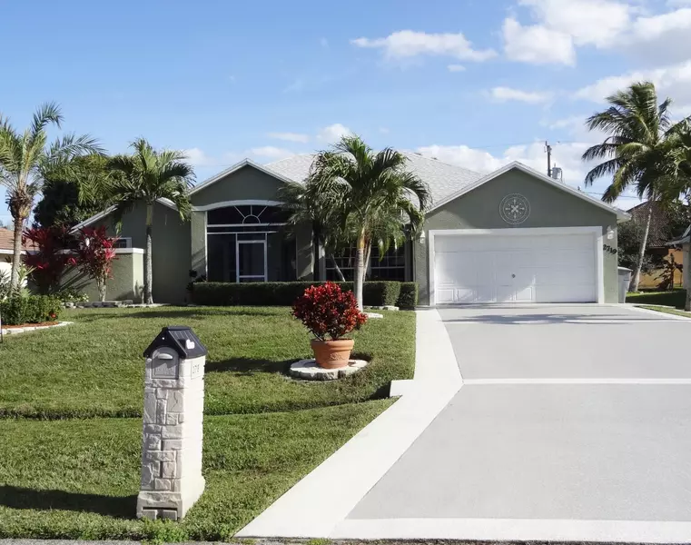 2719 SE Fall ST, Port Saint Lucie, FL 34984