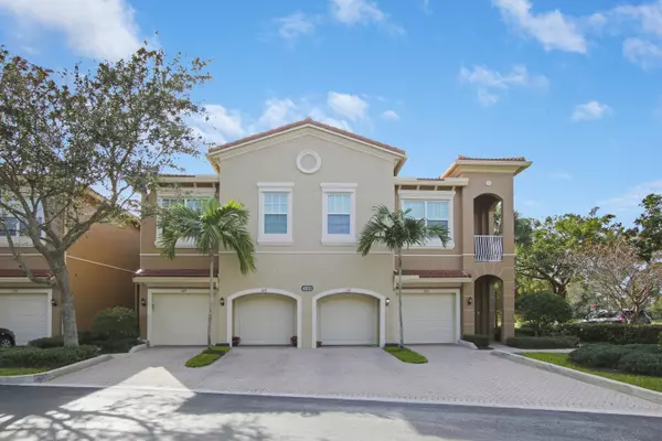 Palm Beach Gardens, FL 33418,4931 Bonsai CIR 201