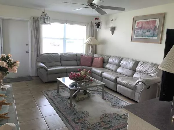 Boynton Beach, FL 33435,530 E Horizons 104 104