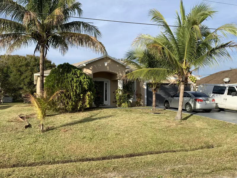 2241 SE Longhorn AVE, Port Saint Lucie, FL 34952