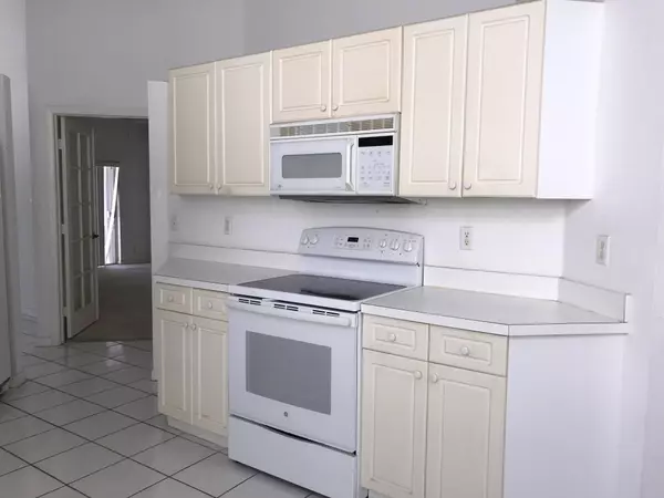 Boca Raton, FL 33487,5190 Sabal Gardens LN 6