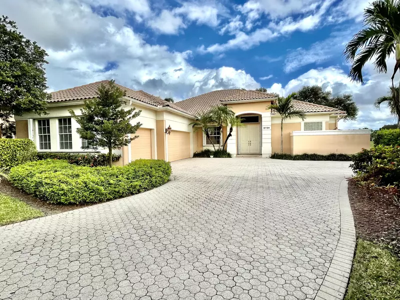 8734 Lakes BLVD, West Palm Beach, FL 33412