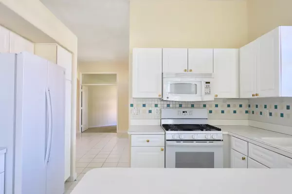 Palm Beach Gardens, FL 33418,137 N Monterey Pointe DR