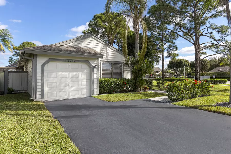 13279 Bedford Mews CT, Wellington, FL 33414