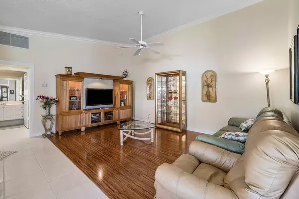 Palm Beach Gardens, FL 33418,5015 Magnolia Bay CIR