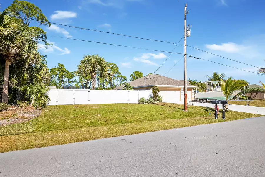 1245 SW Marmore AVE, Port Saint Lucie, FL 34953