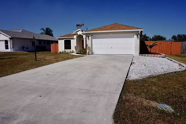 Port Saint Lucie, FL 34983,985 SE Brookedge AVE