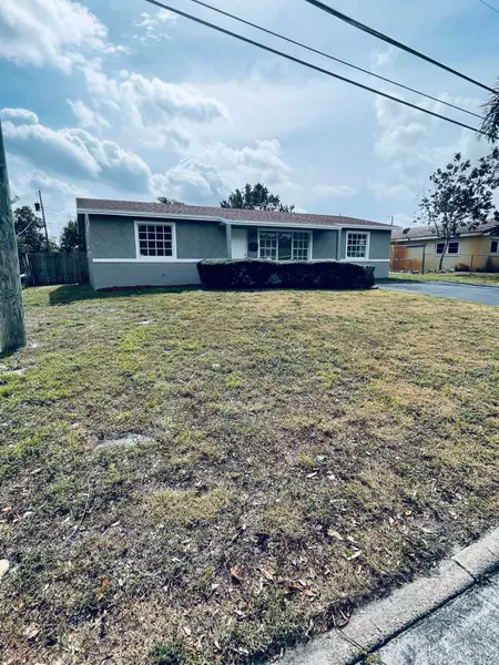 418 NW 4th AVE, Boynton Beach, FL 33435