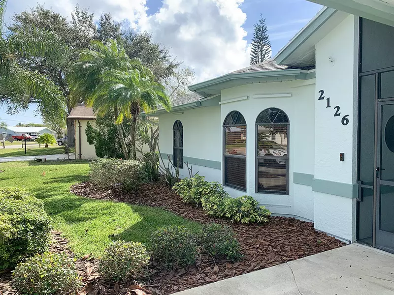 2126 SE Dolphin RD, Port Saint Lucie, FL 34952