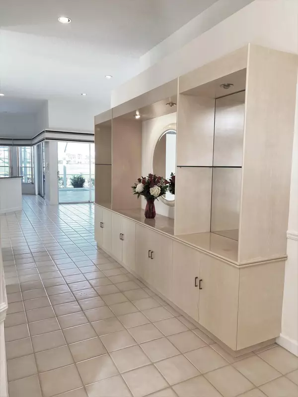 Palm Beach Gardens, FL 33418,325 Eagleton Golf DR