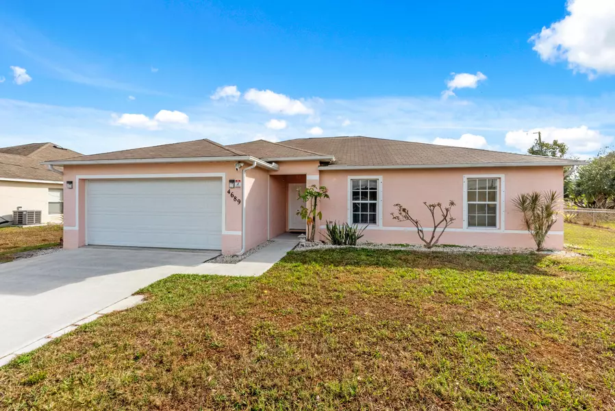 4689 SW Wade DR, Port Saint Lucie, FL 34953