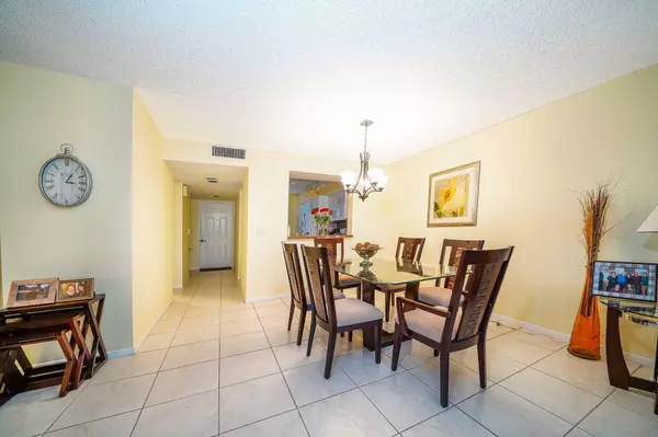 Delray Beach, FL 33484,6093 Pointe Regal CIR 408