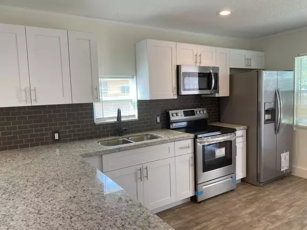 807 Selkirk ST,  West Palm Beach,  FL 33405