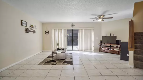 Royal Palm Beach, FL 33411,104 Weybridge CIR B