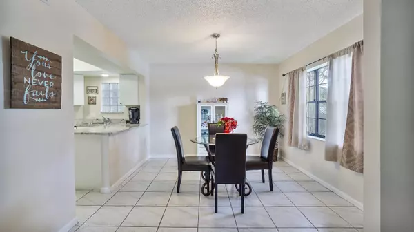 Royal Palm Beach, FL 33411,104 Weybridge CIR B