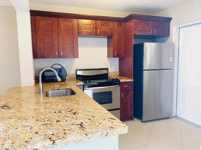 Pompano Beach, FL 33064,1101 Crystal Lake Dr DR 303