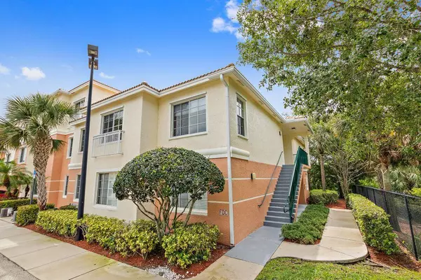 Palm Beach Gardens, FL 33418,2211 E Myrtlewood CIR