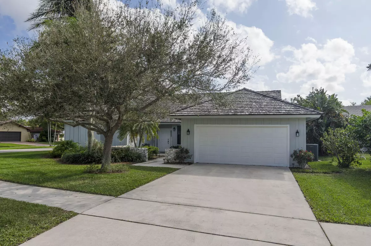 Tequesta, FL 33469,113 Beechwood TRL