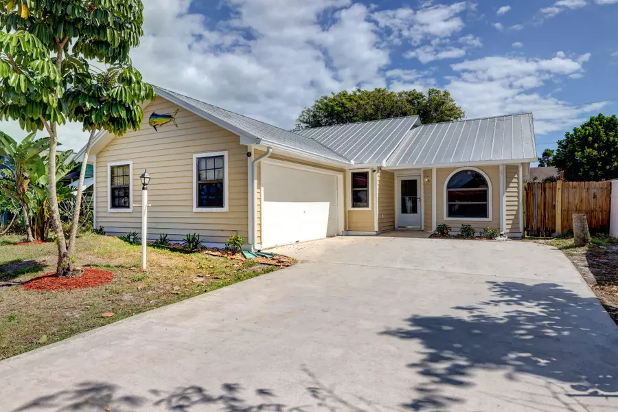 5869 SE Tangerine BLVD, Stuart, FL 34997