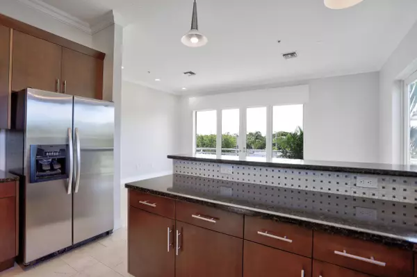 Delray Beach, FL 33444,12 SE 1st AVE 202