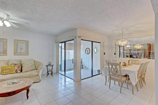 Jupiter, FL 33458,106 Sherwood CIR 2b