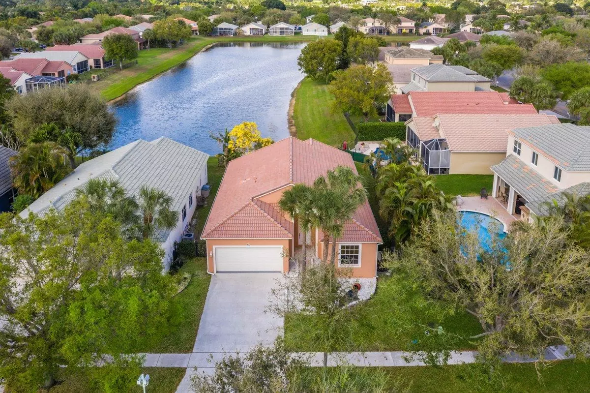 Royal Palm Beach, FL 33411,161 Seminole Lakes DR