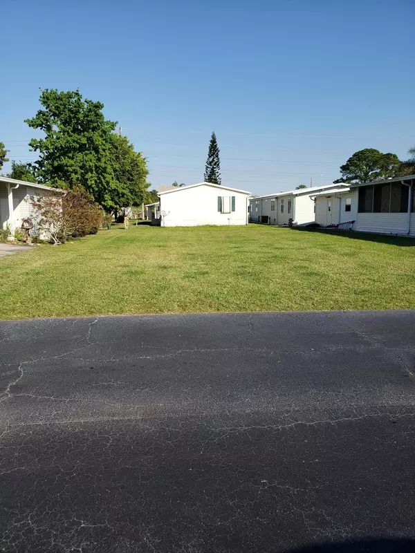 Cocoa, FL 32926,305 Bottle Brush CT 190