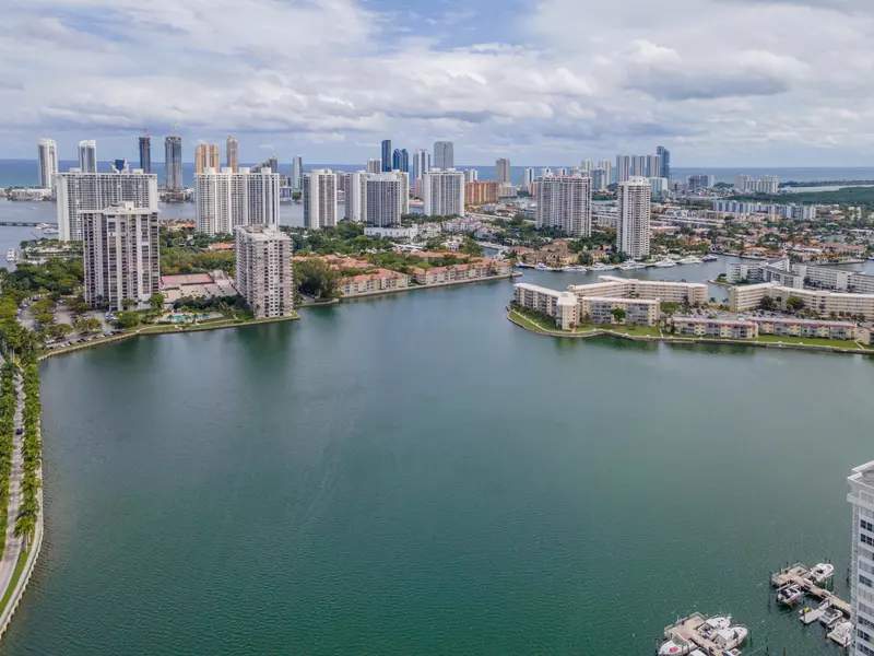 18071 Biscayne BLVD Ph1-02, Aventura, FL 33160